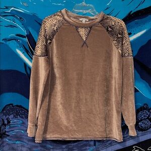 White Birch Taupe Textured Top